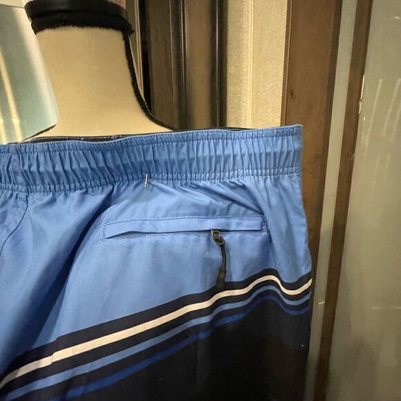 NWT Roundtree&Yorke Swim Trunks  - Picture 5 of 7